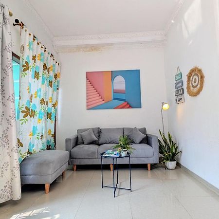 Homey Guesthouse Kertajaya  Surabaya Luaran gambar