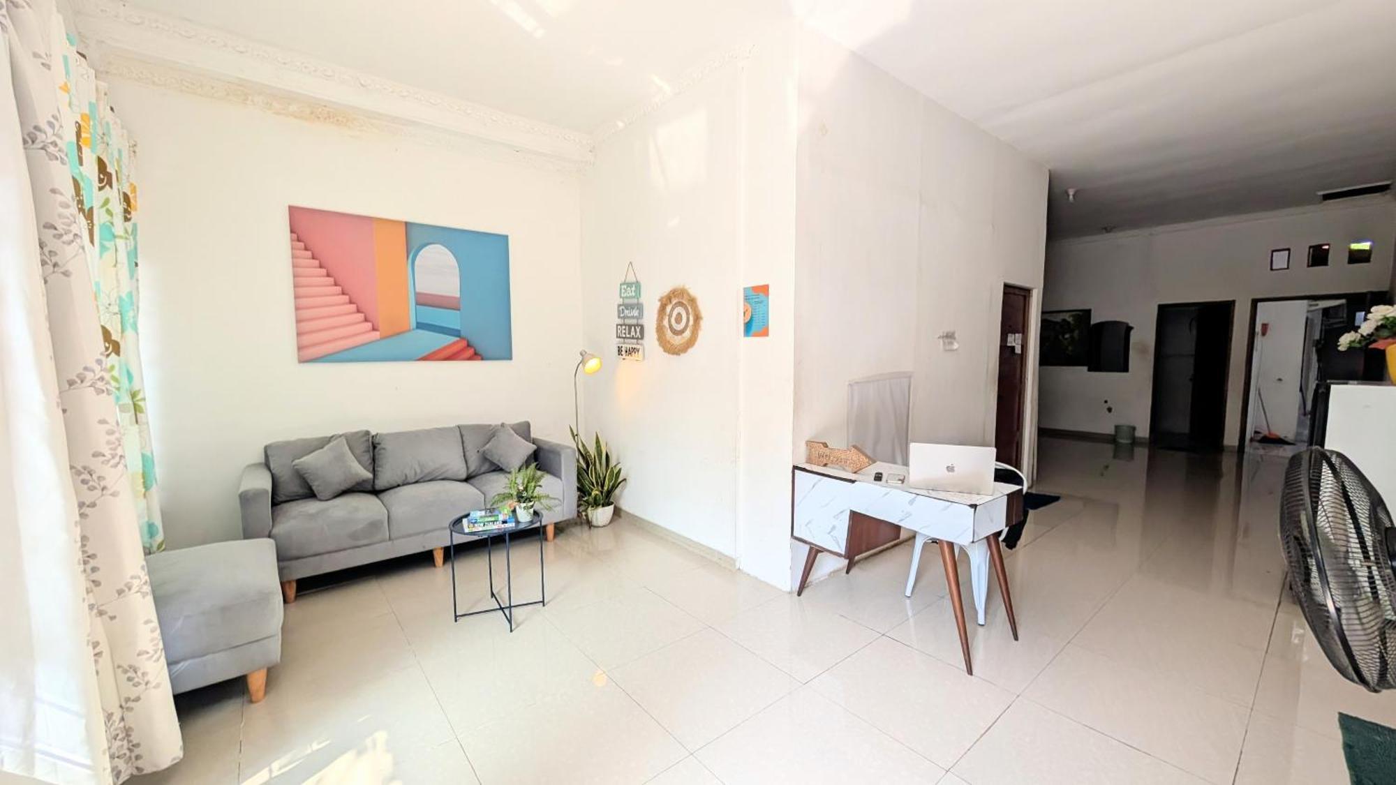 Homey Guesthouse Kertajaya  Surabaya Luaran gambar