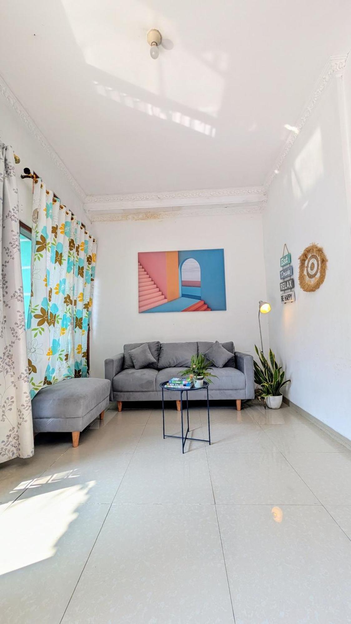 Homey Guesthouse Kertajaya  Surabaya Luaran gambar