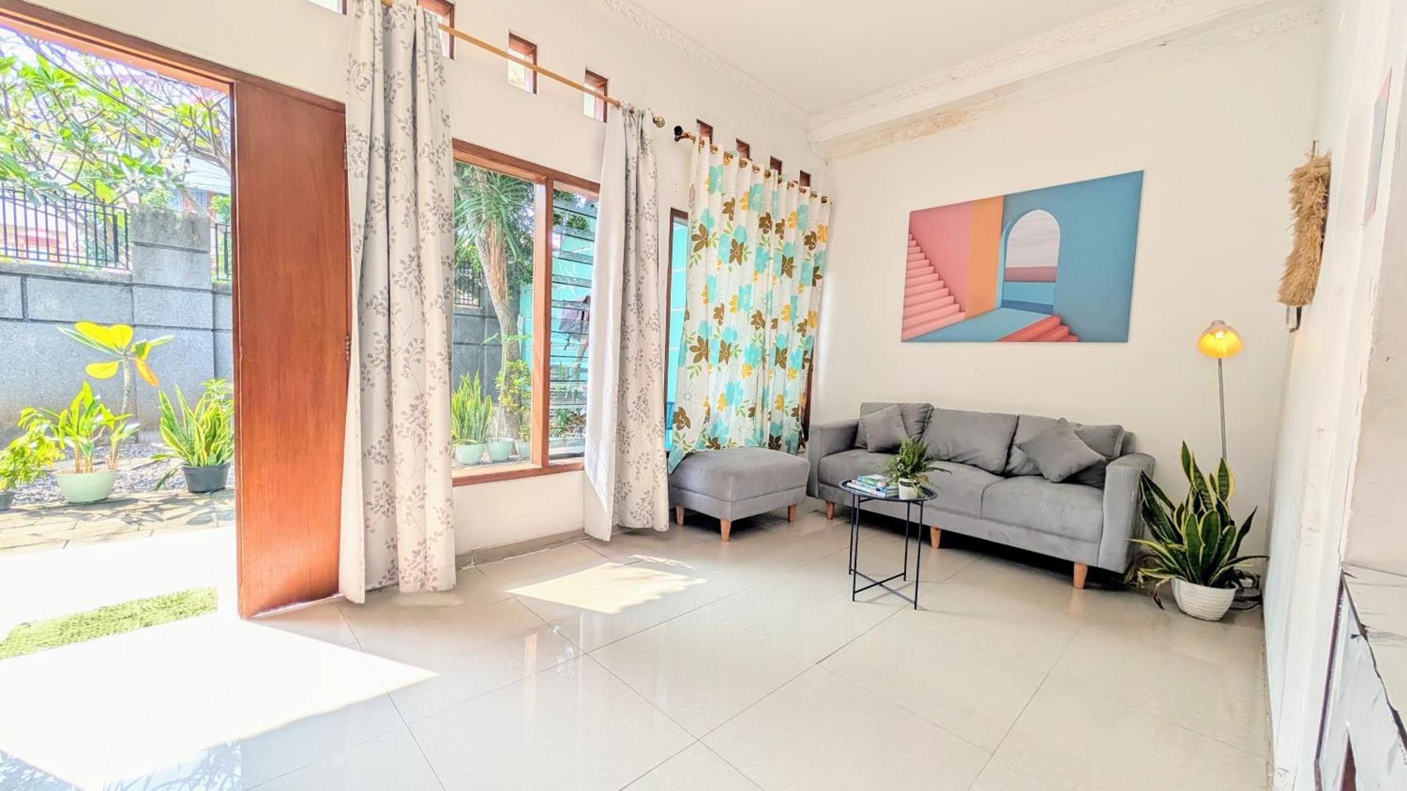 Homey Guesthouse Kertajaya  Surabaya Luaran gambar